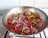 Foto del paso 3 de la receta: Carne con verduras al wok