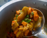 A picture of step 4 of Moong daal vegetable khichdi.