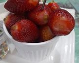 A picture of step 1 of Strawberry fun bites.