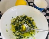 Foto del paso 2 de la receta: Salsa tzatziki Griega de Yogurt y Pepino 🥒🥒🧄🌿🌿