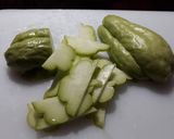 รูปขั้นตอนการทำที่ 1 ของ มะระหวาน(ฟักแม้ว)ผัดไข่