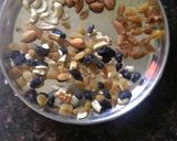 A picture of step 3 of Oats Laaddoo.