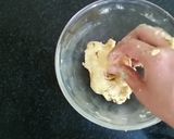 A picture of step 2 of Akharot peda.