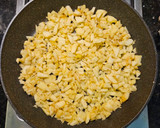 Foto del paso 2 de la receta: Rollitos de papel de arroz dulce con manzana y canela