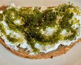 Hình bước làm 4 của món Bánh Mì Quét Phô Mai Ricotta Rong Nho