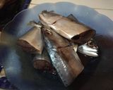 Foto langkah ke 1 dari resep Ikan Kembung Santan Kuning.