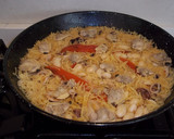 Foto del paso 11 de la receta: Fideos finos con judías blancas, calamares y almejas