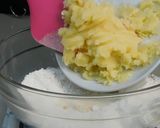 Foto langkah ke 2 dari resep Donat Kentang.