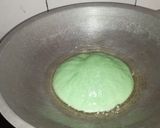 Foto langkah ke 3 dari resep Kue cucur pandan.