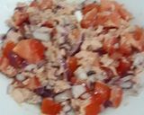Foto del paso 4 de la receta: Ensalada de atún cebolla y tomate para el desayuno
