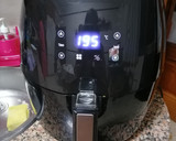 Foto del paso 1 de la receta: Batatas "fritas" en airfryer