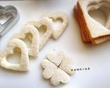 A picture of step 4 of Heart-Shaped Toast Breakfast.