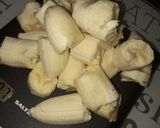 A picture of step 1 of Homemade banana milkshake.