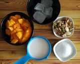 A picture of step 3 of Creamy Mango Nuts Smoothie".