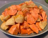 Foto del paso 2 de la receta: Pollo al horno con batatas y patatas