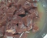 Foto del paso 2 de la receta: Hígado alimonado con puré