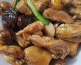 A picture of step 5 of Chestnut Chicken Pot 栗子炆雞.