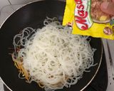 Foto langkah ke 5 dari resep Bihun Goreng Kecap Masakan Ala Anak Kos Murah | Sohun Goreng.