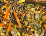 Foto del paso 2 de la receta: Canastitas de verduras, champiñones 🍄‍🟫 y queso 🧀