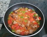 Foto del paso 3 de la receta: Paella de aprovechamiento en un plis plas,de costilla de cerdo adobada