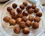 A picture of step 2 of Airfryer Meatballs.