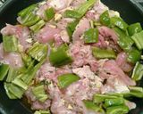 Foto del paso 1 de la receta: Pollo con pimientos verdes