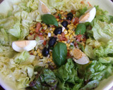 Foto del paso 5 de la receta: Ensalada variada con vinagreta de aceitunas negras
