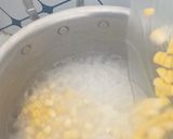 Foto langkah ke 2 dari resep MPASI 6+ bubur saring ayam jagung.