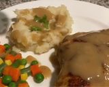 A picture of step 5 of Pan fried chicken with mashed potatoes and Gravy.