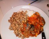 A picture of step 2 of White rice and beans with fish stew.