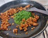 A picture of step 5 of Lasooni palakh paneer.