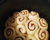 Foto langkah ke 5 dari resep Cinnamon Roll Rice Cooker.