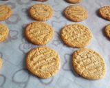 Mogyoróvajas keksz recept fázis 4 fotója