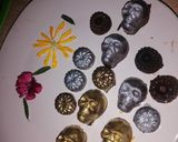 Foto del paso 12 de la receta: Bombones de chocolate "Día de Muertos" 💀 🍫