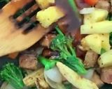 A picture of step 4 of Sweet and sour vegetable, pineapple with tempeh 🍍.