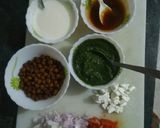 A picture of step 1 of Crispy Palak Patti Chaat.