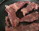 Foto del paso 1 de la receta: Arrachera con salsa de chiles secos picosita