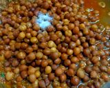 A picture of step 3 of Chana Dry Subzi.