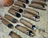 A picture of step 5 of Sicilian Cannoli.