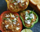 A picture of step 5 of Pav bhaji stuffed capsicum.