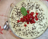 Foto del paso 7 de la receta: Postre navideño con bizcochos de frambuesa y crema de mascarpone con té verde Matcha