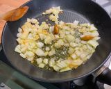 Une image de l'étape 4 de Tarte filo, oignon, chèvre et poivrons tricolores.