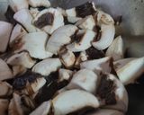 Foto del paso 2 de la receta: Bourguignon Vegano de portobello y soja texturizada