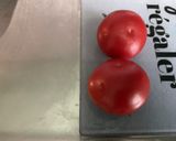 Une image de l'étape 4 de Salade de crevettes sauvages aux tomates, coriandre et citron.