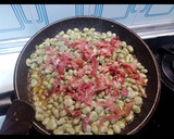 Foto del paso 2 de la receta: Habitas con jamón y huevo poché