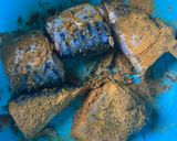 A picture of step 1 of Ghanaian fish stew.