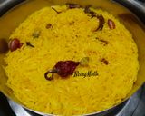 A picture of step 6 of Basanti Pulao.