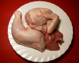 Foto del paso 1 de la receta: Pollo al limón, en salsa de hígado y ajos