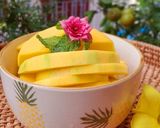 Hình bước làm 5 của món Cơm nhà có món gà và có nhiều hoa