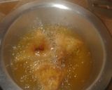 A picture of step 5 of Green grams samosa.